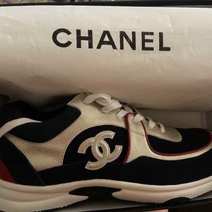 Womens authentic Chanel sneakers. New sz 10